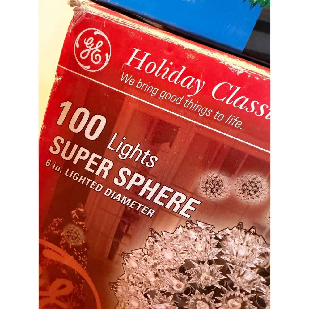 Lot of 2 VTG GE Holiday Classics Super Sphere Christmas Lights Green and Clear